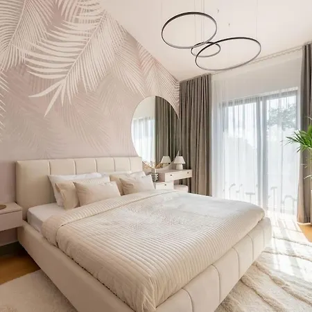 Luxurious Penthouse With Parking Апартаменти Рига